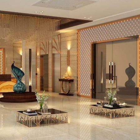 Hotel Palm Luxury In Mainpuri Екстериор снимка